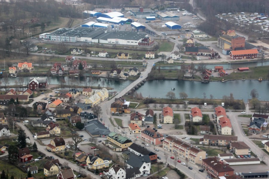 flygfoto 2014 3.jpg (137873 bytes)